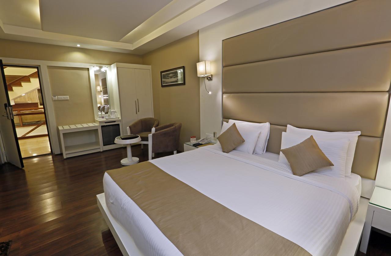 Clarks Inn Srinagar Exterior foto
