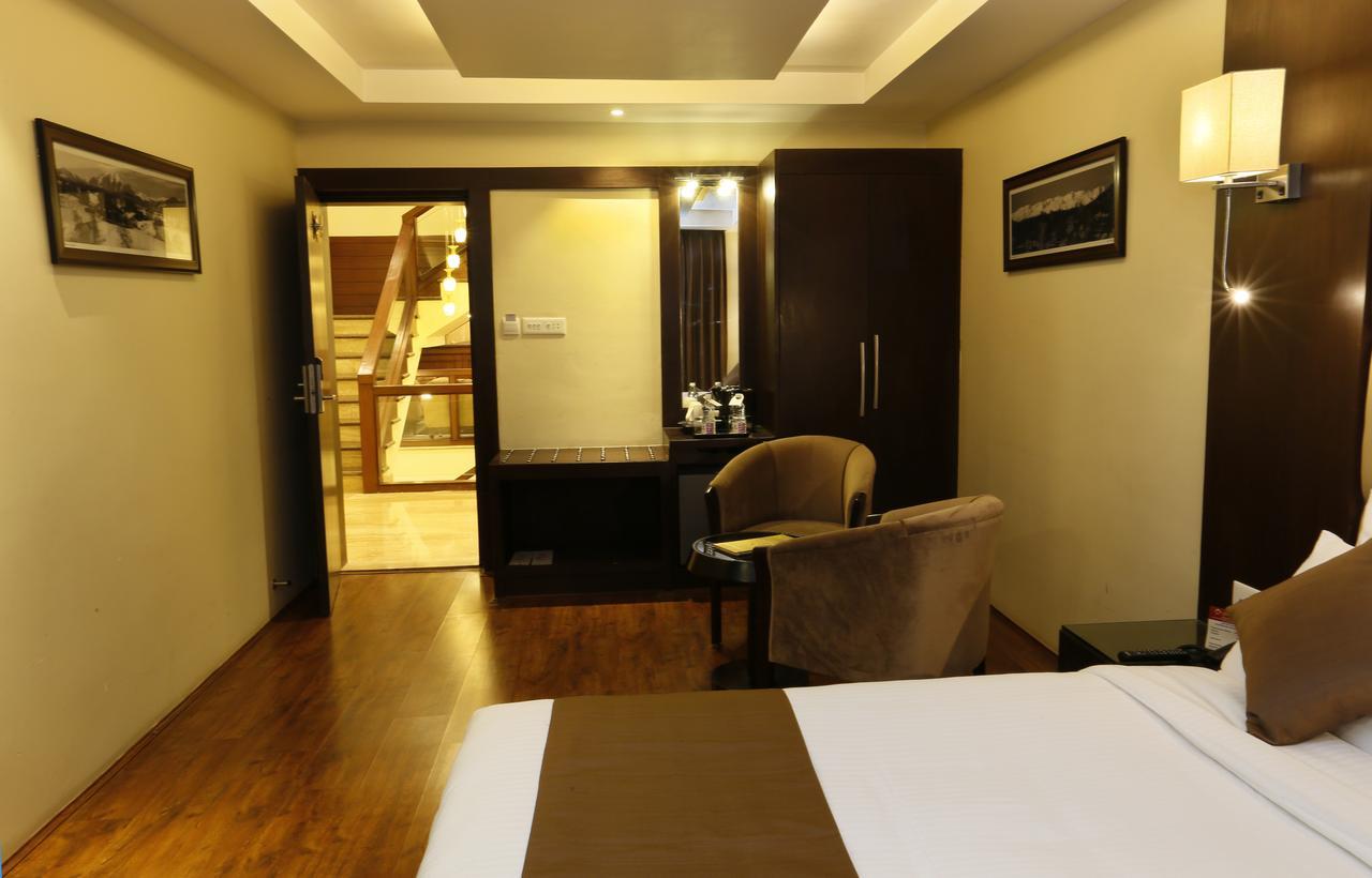 Clarks Inn Srinagar Exterior foto