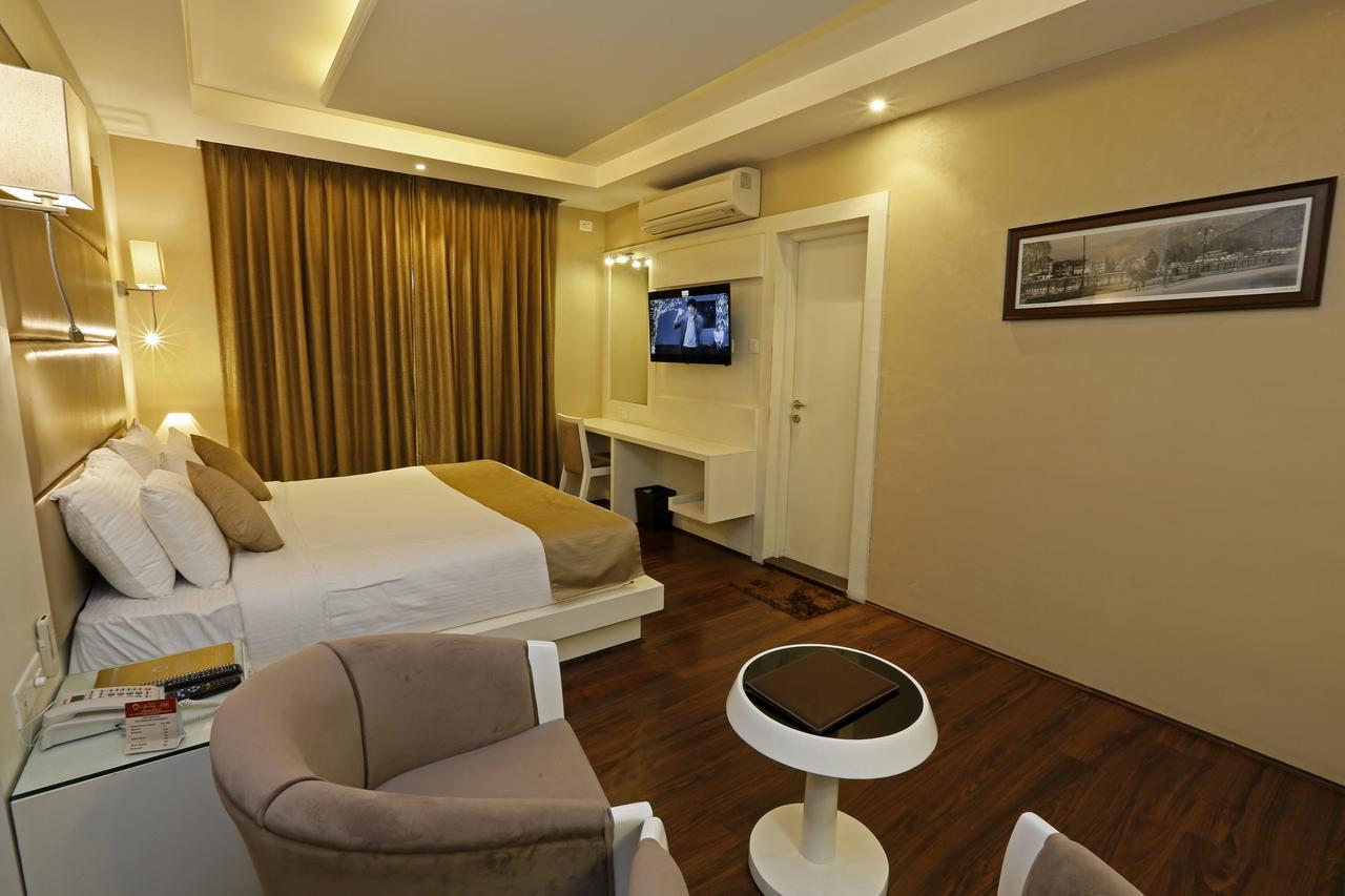 Clarks Inn Srinagar Exterior foto