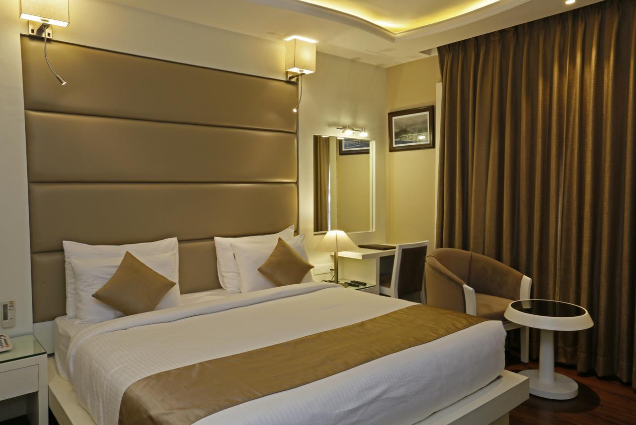 Clarks Inn Srinagar Exterior foto
