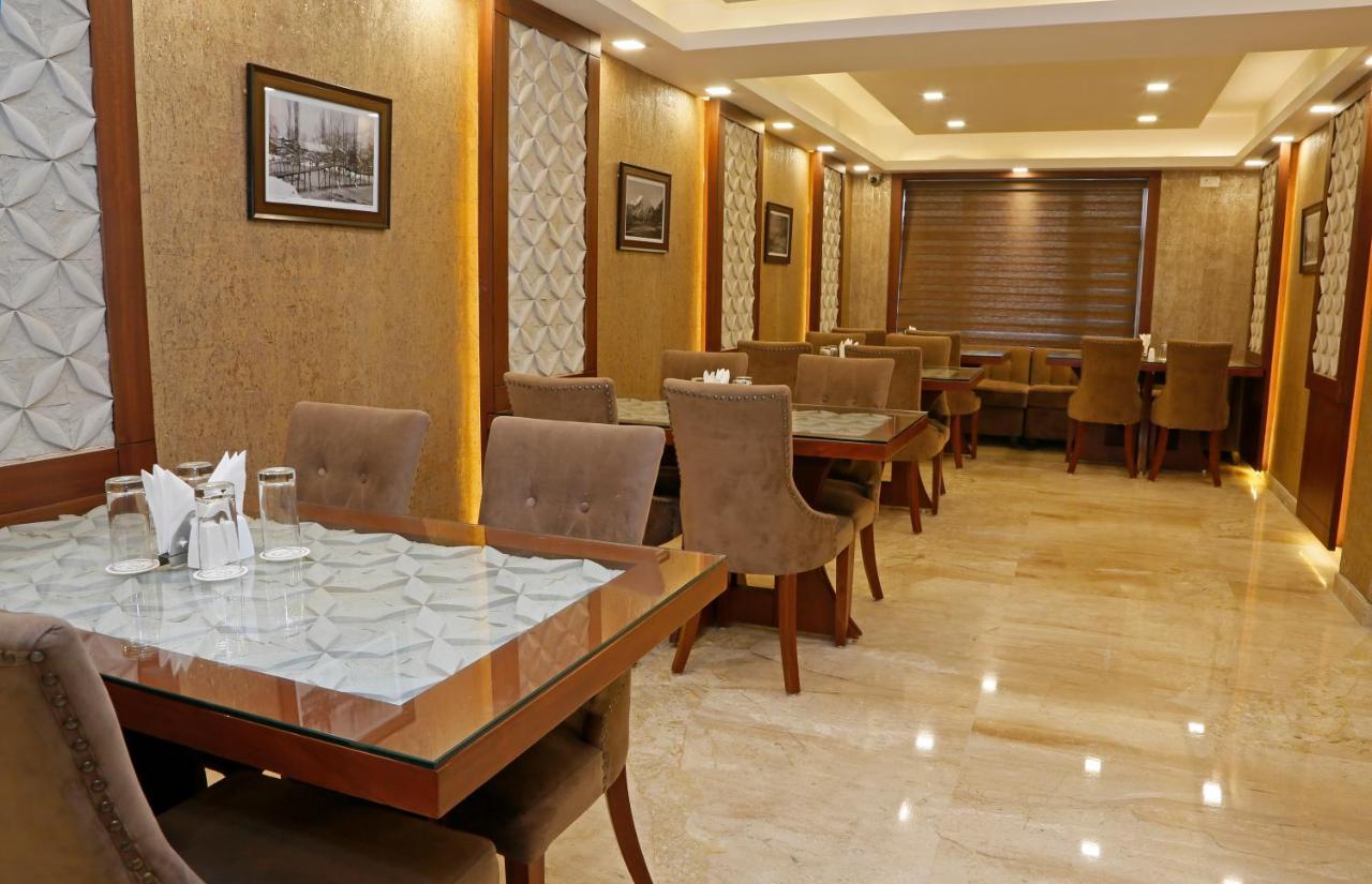 Clarks Inn Srinagar Exterior foto