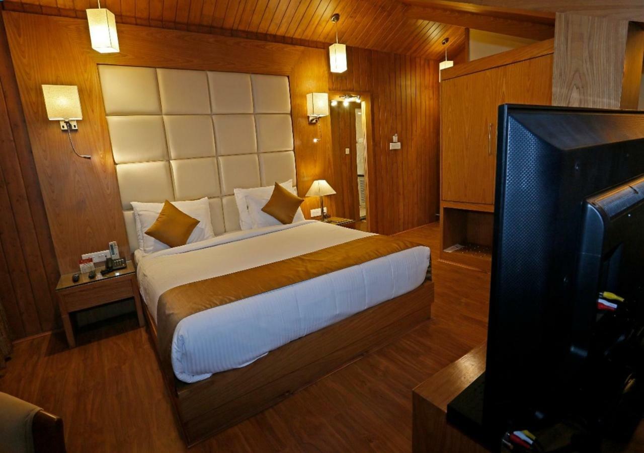 Clarks Inn Srinagar Exterior foto