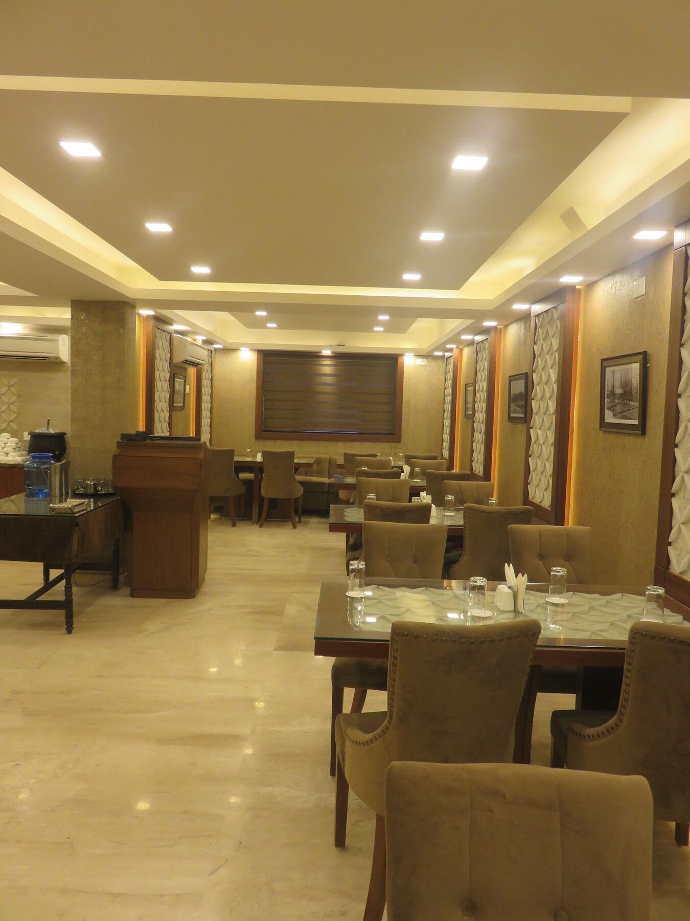 Clarks Inn Srinagar Exterior foto