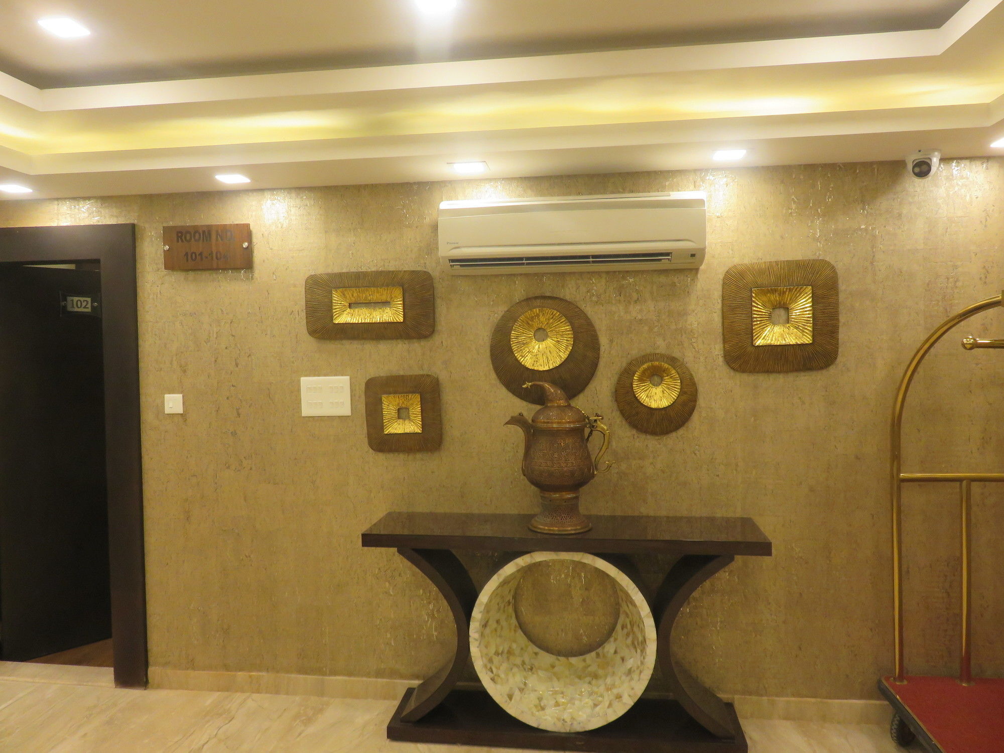 Clarks Inn Srinagar Exterior foto